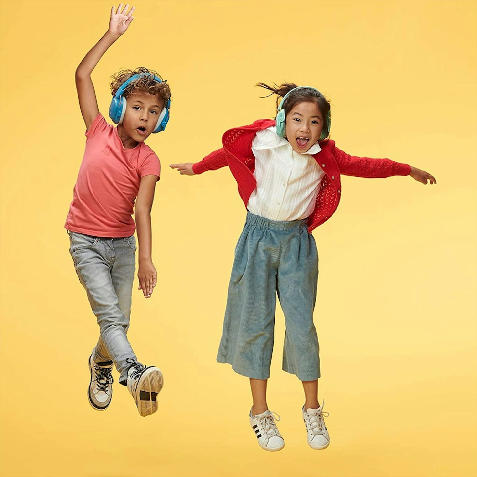 Alpine Muffy Kids Earmuffs Lifestyle
