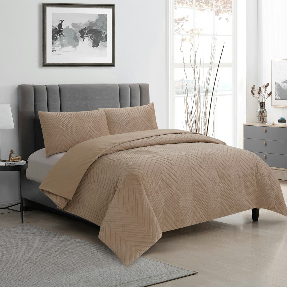 Ardor Boudoir Hana Embossed Velvet Quilt Cover Set