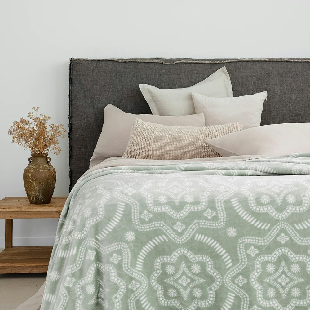 Bambury Luxurious Ultraplush Blanket Lifestyle