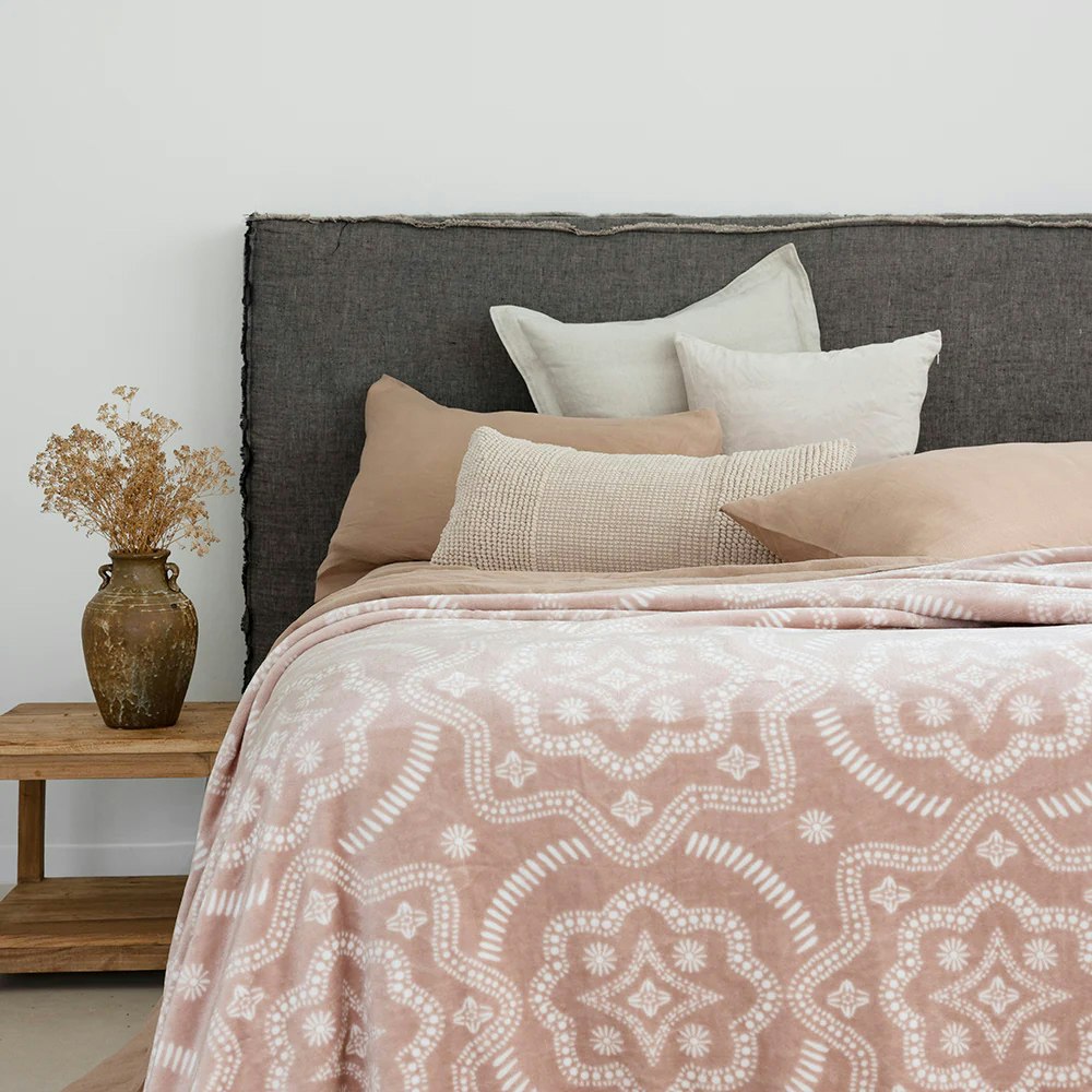 Bambury Luxurious Ultraplush Blanket Lifestyle