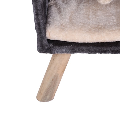 Leg Scratching Posts