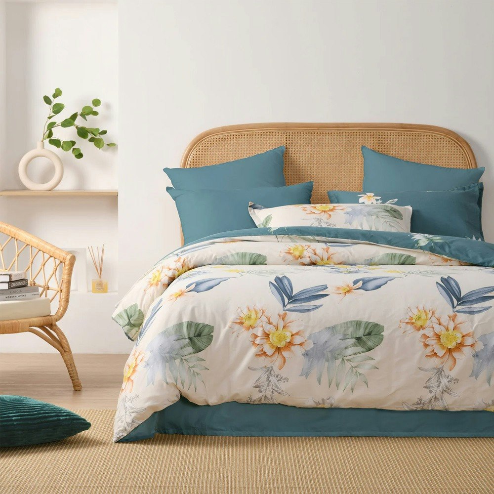Dreamaker Lilo 100% Cotton Reversible Quilt Cover Set
