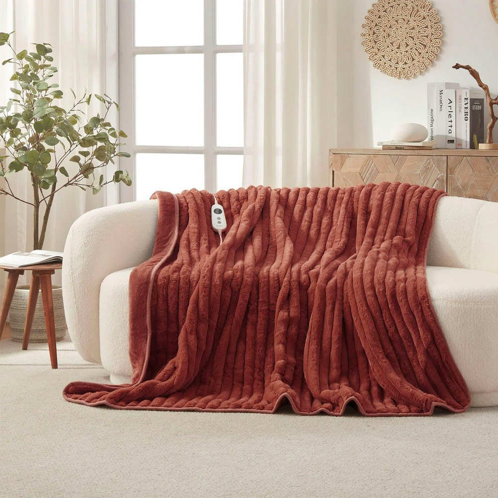 Dreamaker Chunky Embossed Fleece Reversible Heated Throw