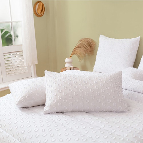 Dreamaker Haven Spot 6 Piece Comforter Set Feature 2