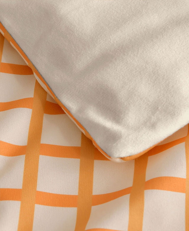 Dreamaker Micro Flannel Reversible Grid Quilt Cover Set Feature 1