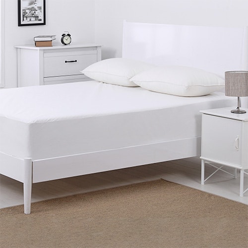 Dreamaker Stain Resistant Waterproof Mattress Protector