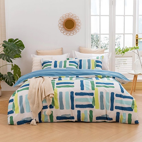 Dreamaker Rio Stripes 100% Cotton Reversible Quilt Cover Set