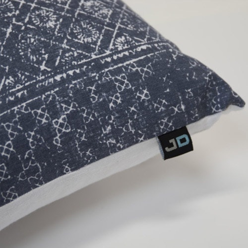 Each pack contains 1 x Cushion