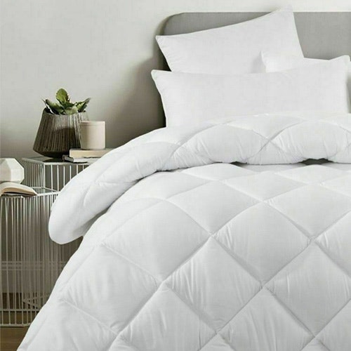 Sleepcare All Season Microfibre Quilt 300 GSM Feature 2