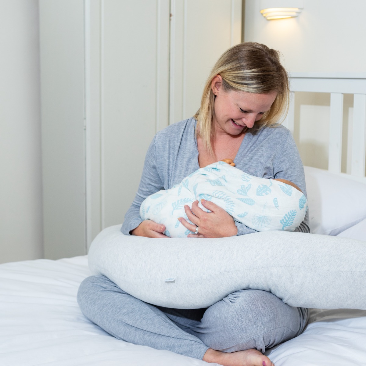 Cradletight store maternity pillow