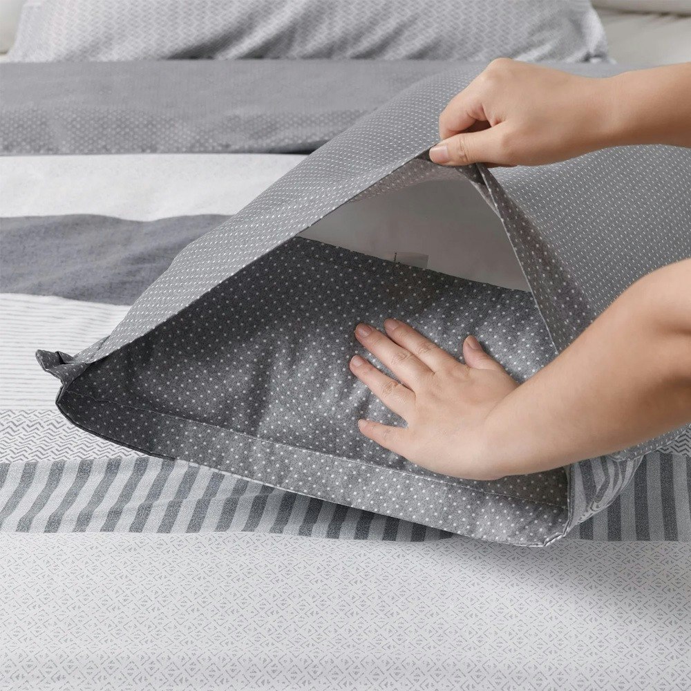 Dreamaker Artarmon 100% Cotton Reversible Quilt Cover Set
