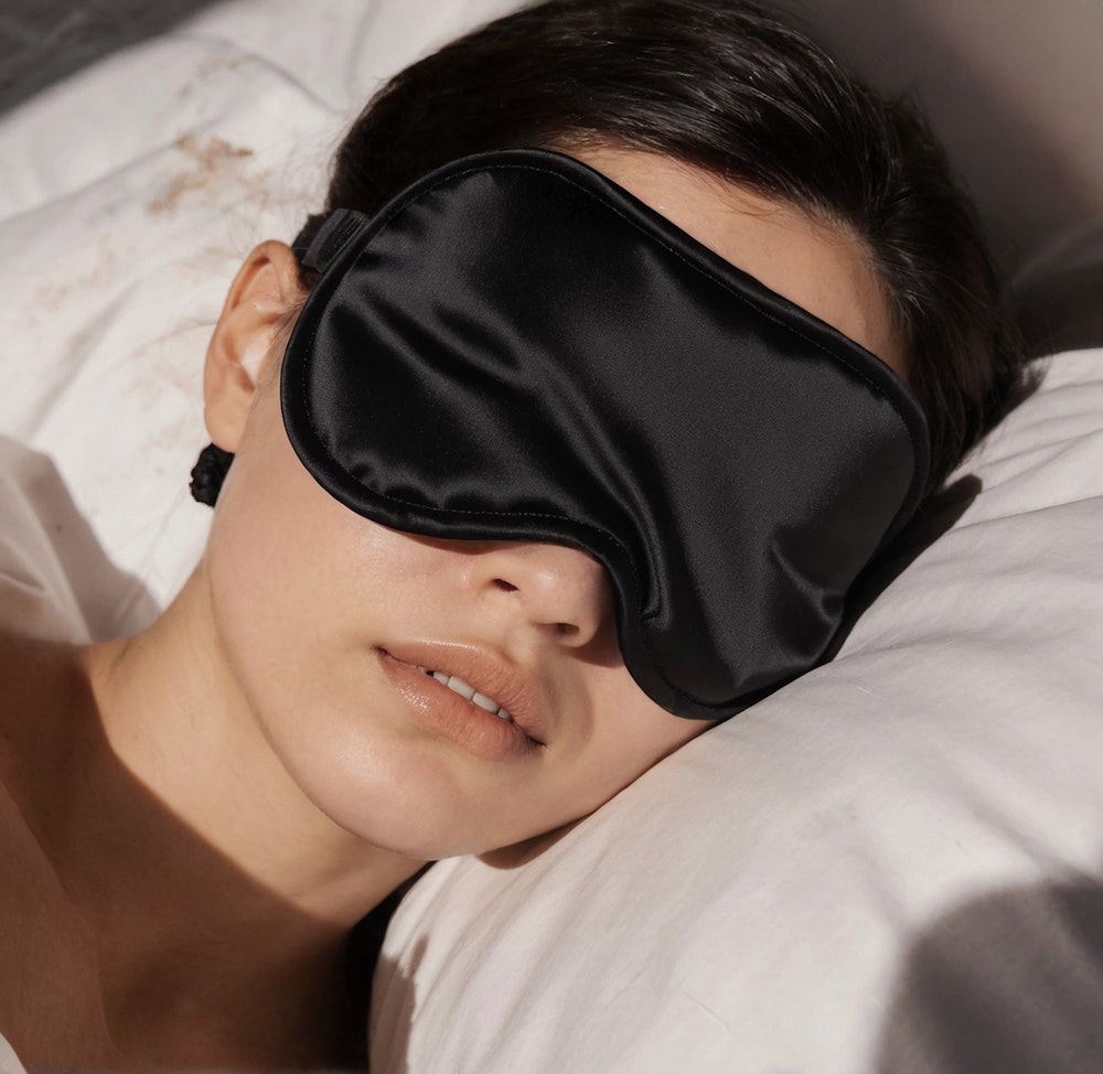 Travel Easy Luxurious Mulberry Silk Black Sleep Mask Thumbnail