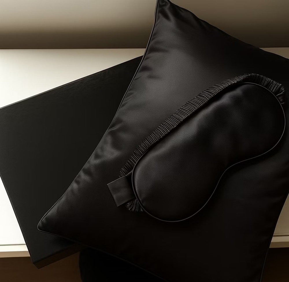 Travel Easy Luxurious Mulberry Silk Black Sleep Mask Thumbnail
