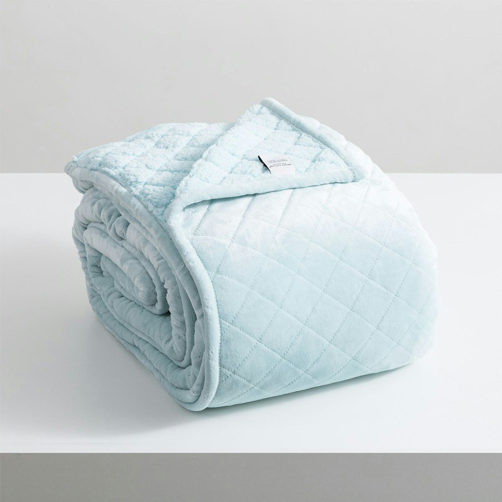 Renee Taylor Heston 480 GSM Ultra Soft Velvet Sherpa Blanket