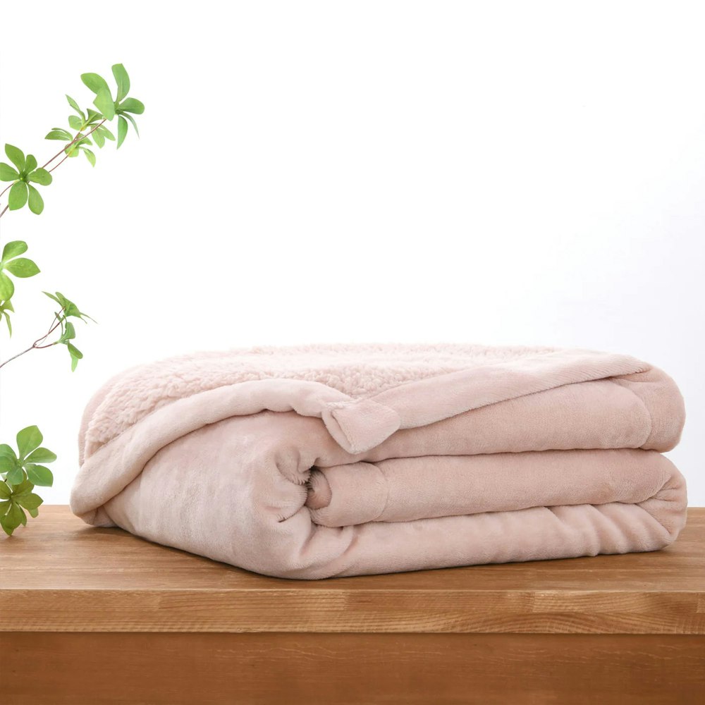 Serene Hudson Fleece and Sherpa Reverse 200 GSM Blanket