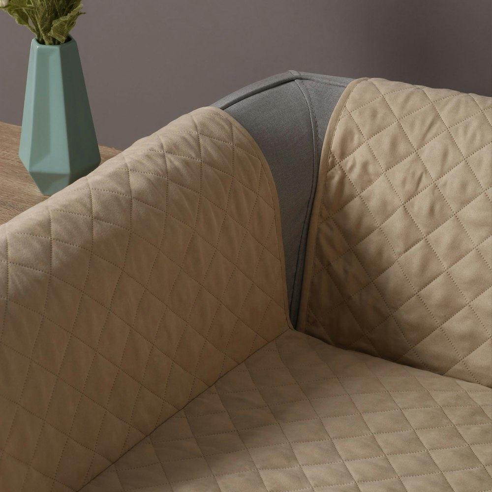 Charlie's Pet Cosy Cover Quilted Sofa Cover