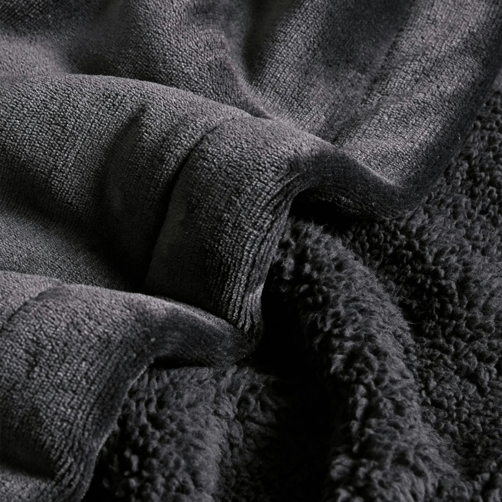 Serene Hudson Fleece and Sherpa Reverse 200 GSM Blanket