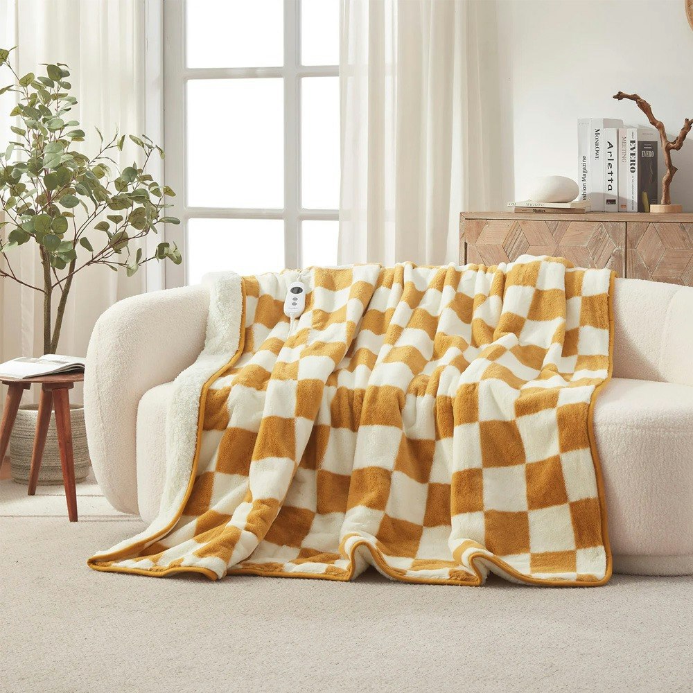 Dreamaker Ultra Soft Reversible Checkered Fleece Heated Throw Blanket