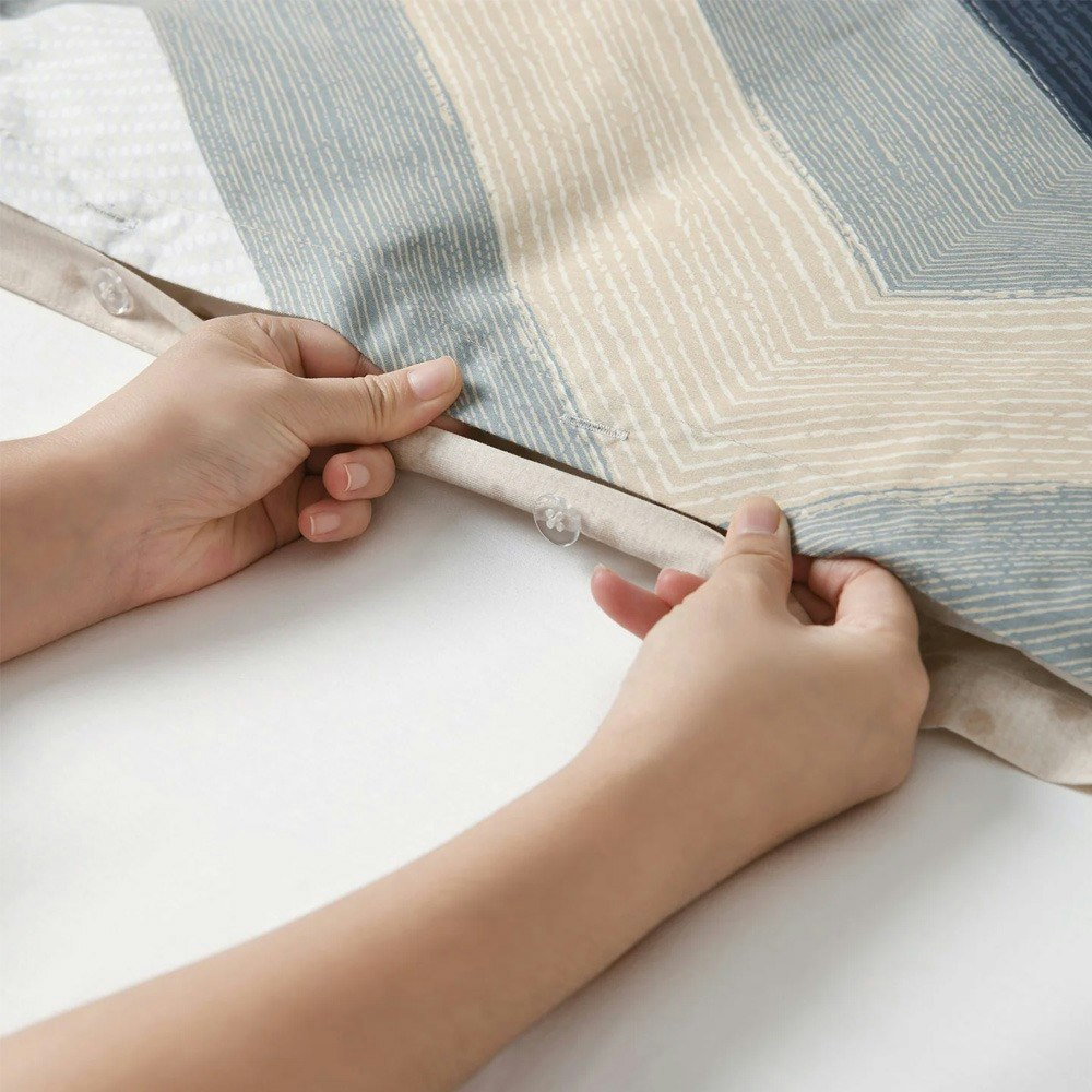 Dreamaker Chevron 100% Cotton Reversible Quilt Cover Set