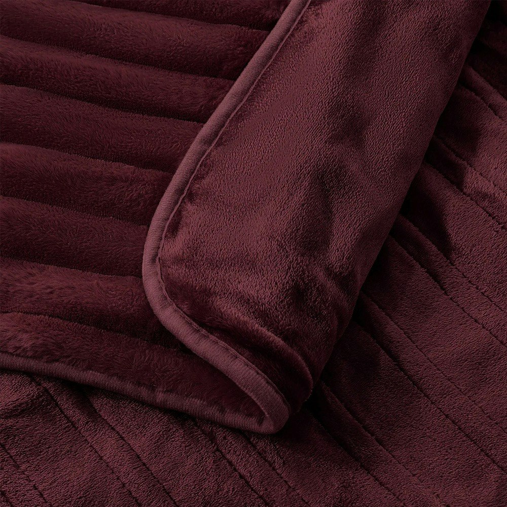 Dreamaker Chunky Embossed Fleece Reversible Heated Throw