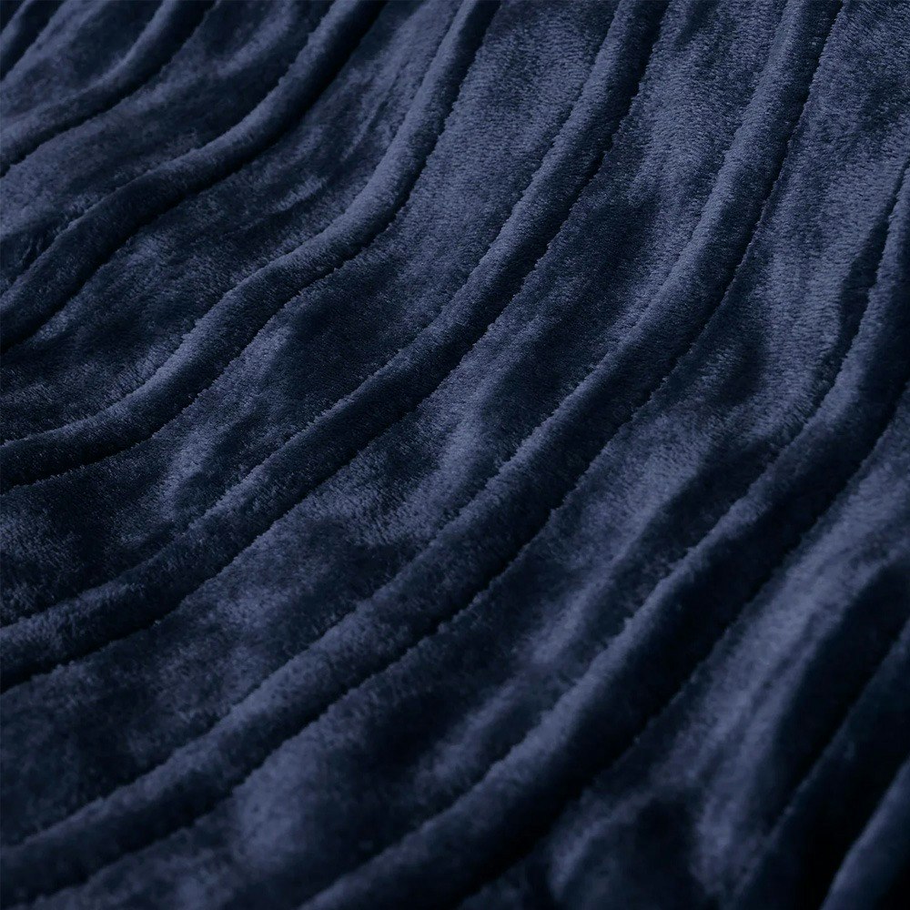 Dreamaker Chunky Embossed Fleece Reversible Heated Throw