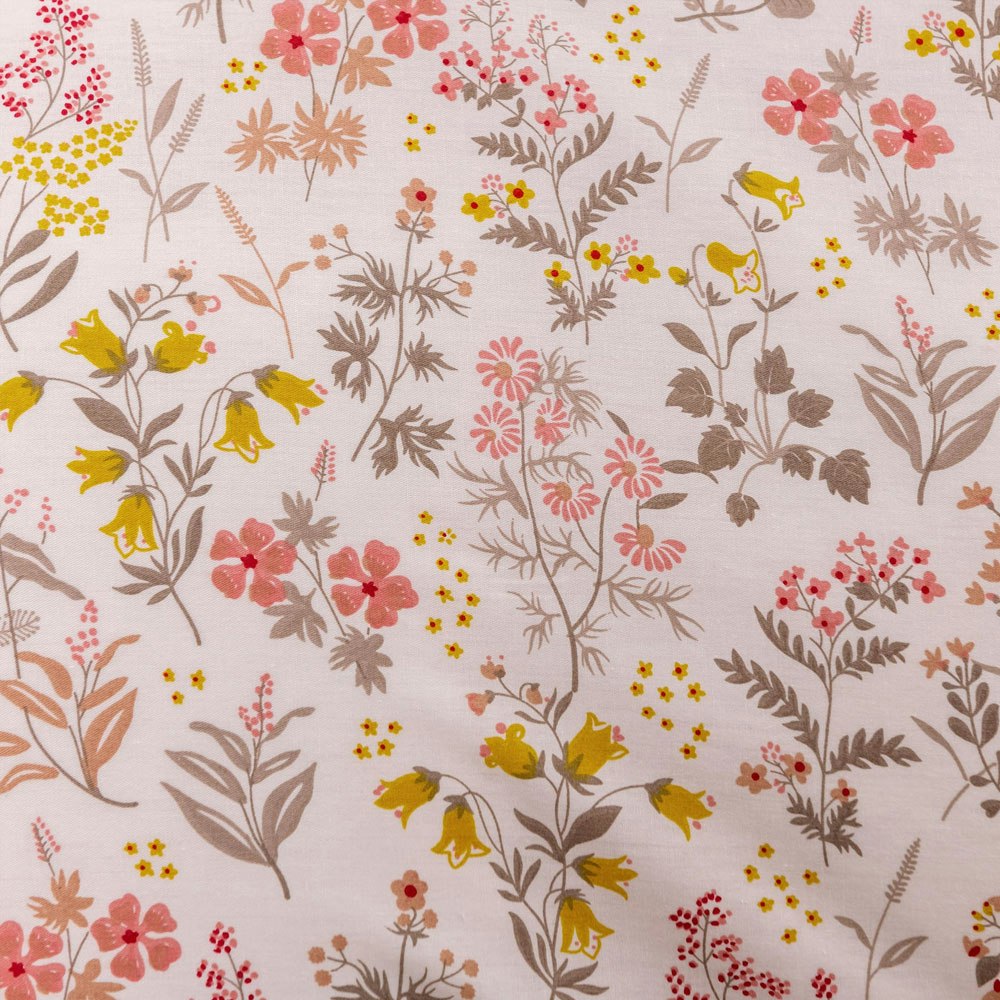 Dreamaker Cottage Flowers 100% Cotton Reversible Quilt Cover Set 4