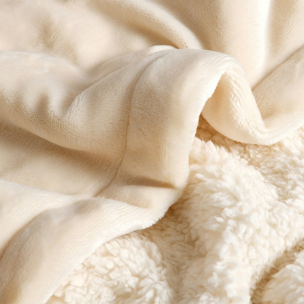 Serene Hudson Fleece and Sherpa Reverse 200 GSM Blanket