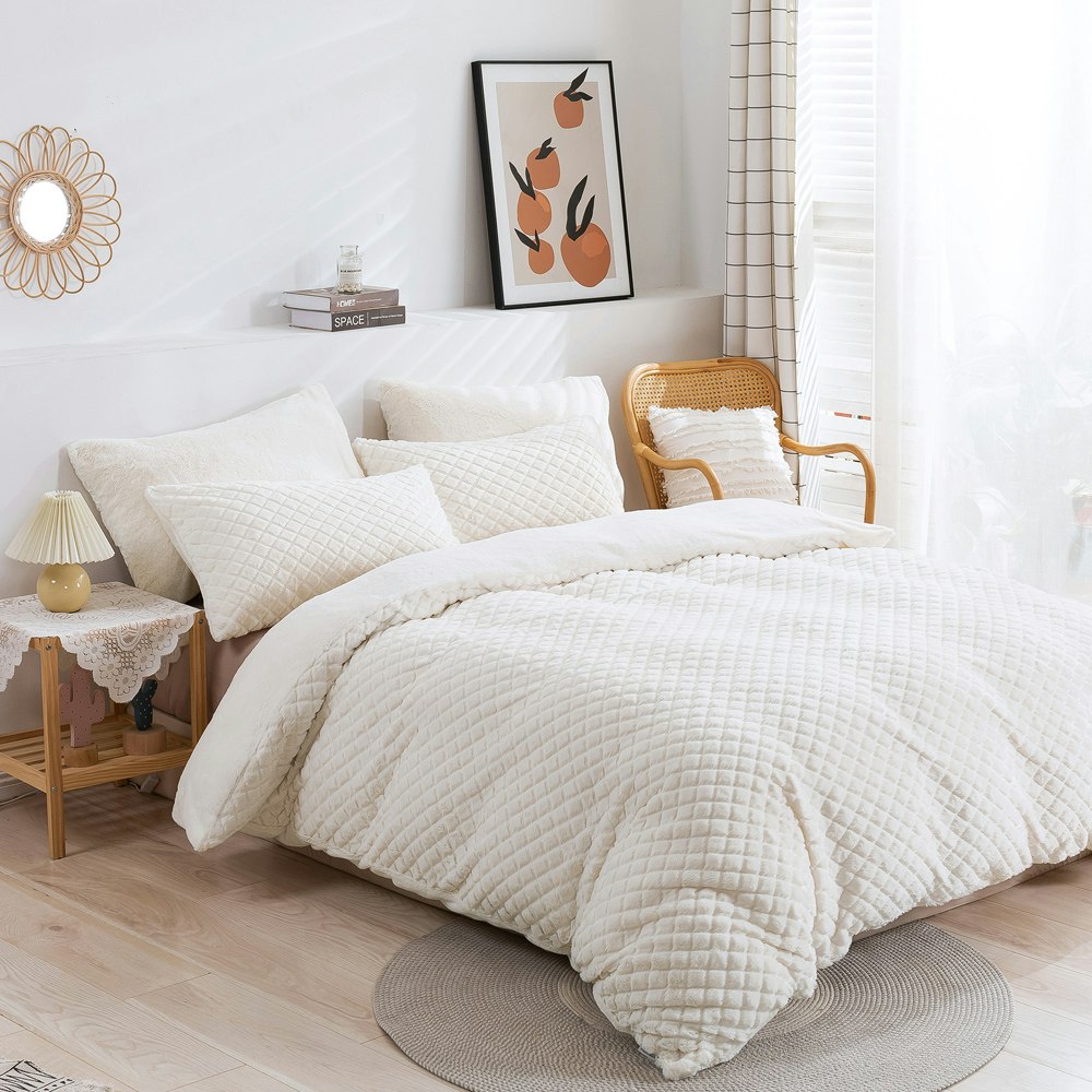 Dreamaker Teddy Fleece Embossed Quilt Cover Set