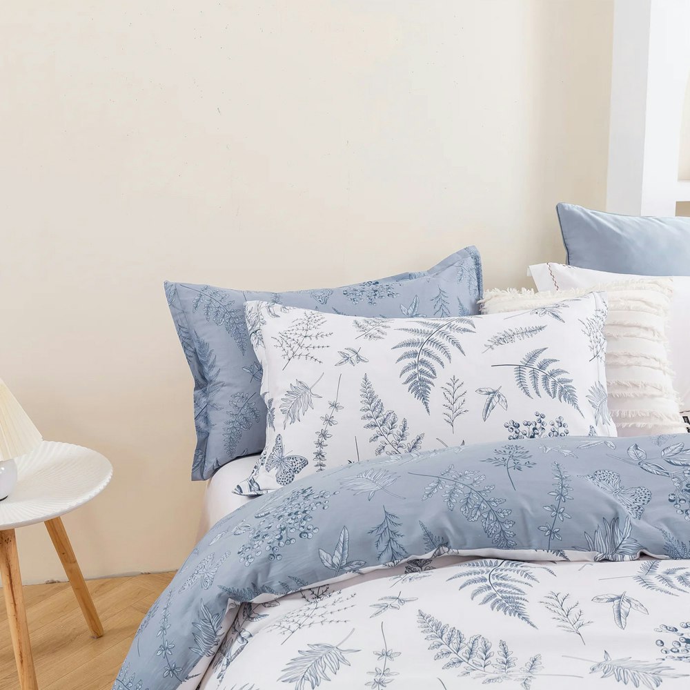 Dreamaker Daphne 100% Cotton Reversible Quilt Cover Set