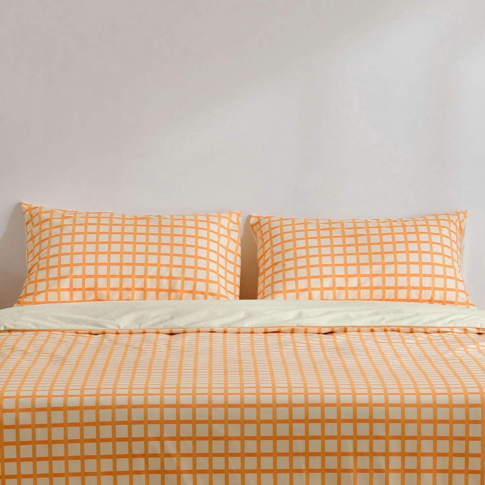 Dreamaker 130GSM Micro Flannel Reversible Grid Quilt Cover Set 5