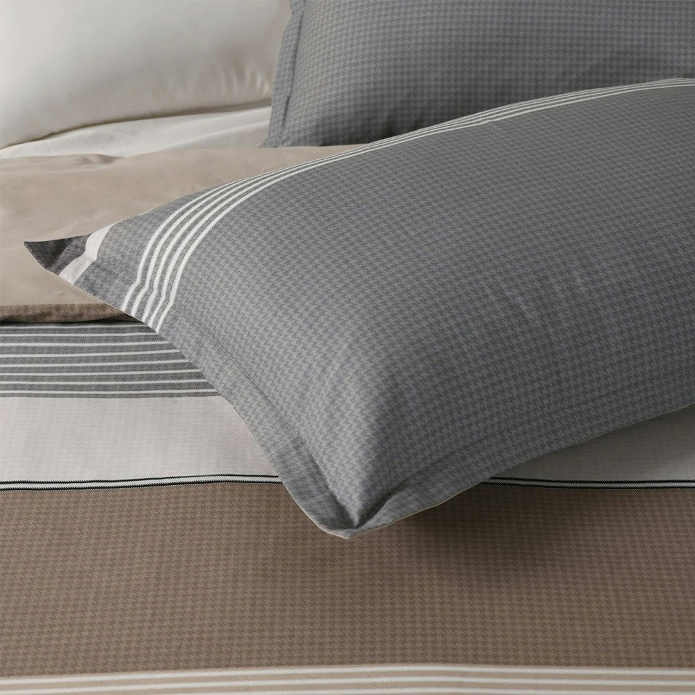 Dreamaker Dylan 100% Cotton Reversible Quilt Cover Set