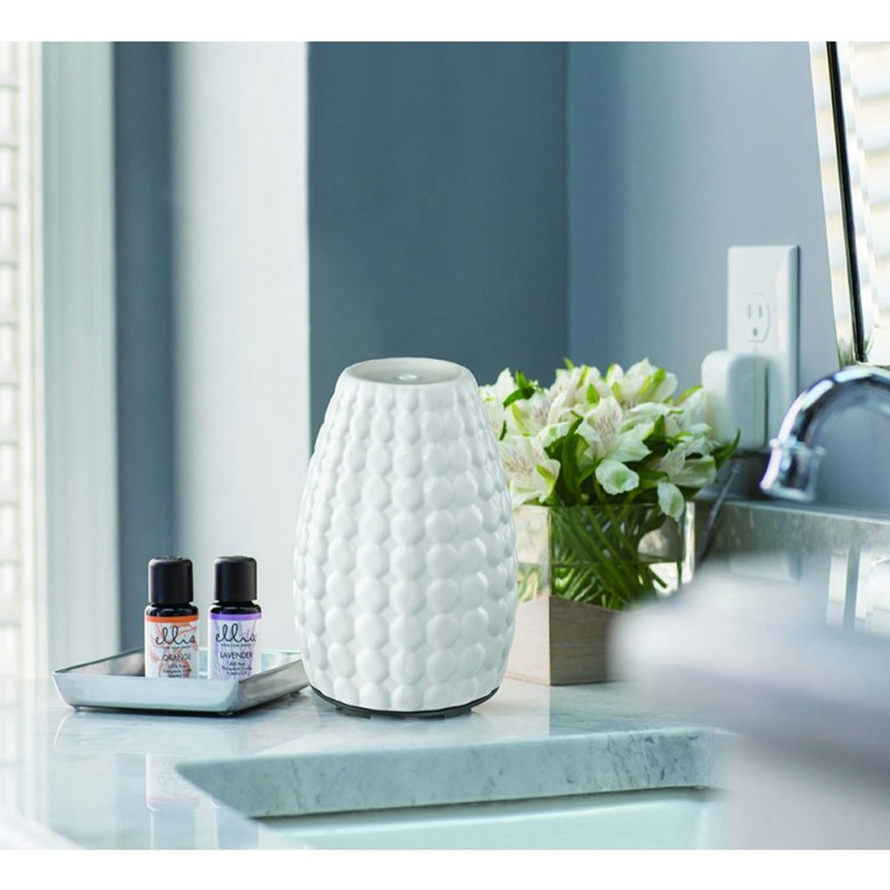 Ellia Gaze Aroma Diffuser Ceramic White Lifestyle 1