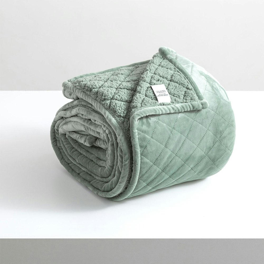 Renee Taylor Heston 480 GSM Ultra Soft Velvet Sherpa Blanket