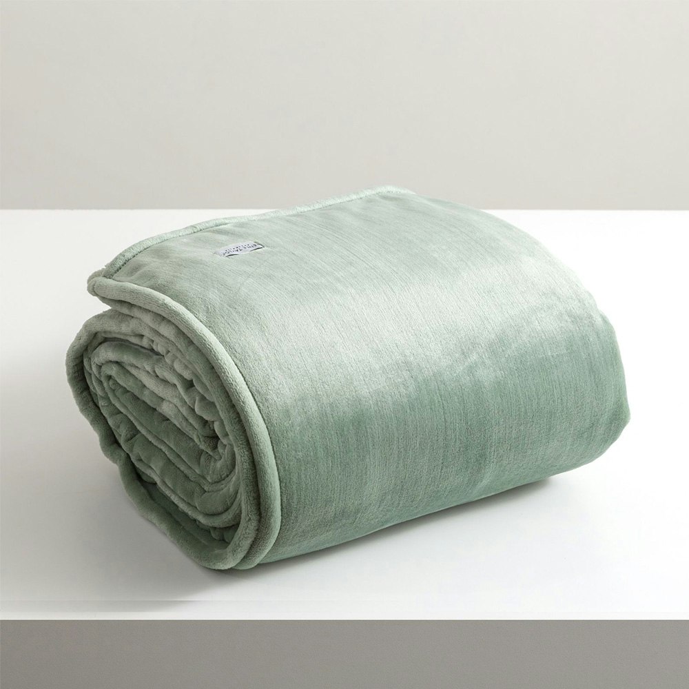 Renee Taylor Heston 380 GSM Ultra Soft Velvet Blanket