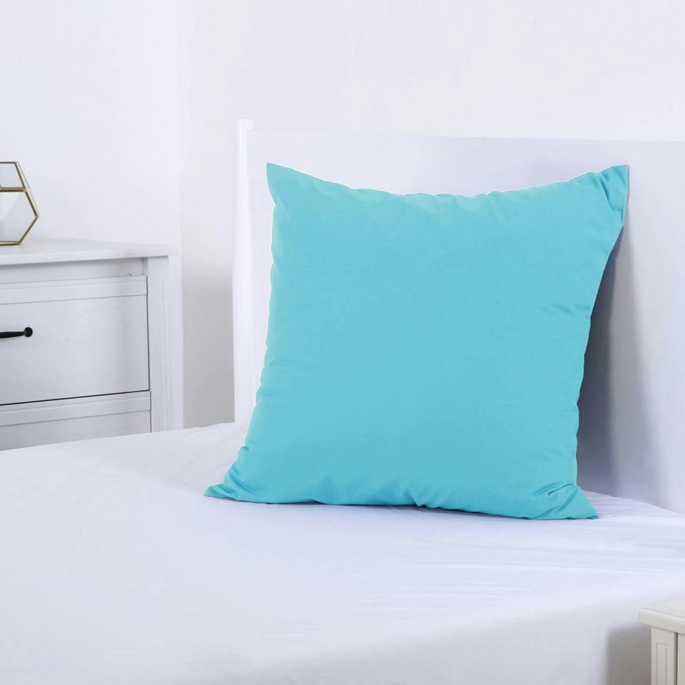 Dreamaker 250 Thread Count European Pillowcase