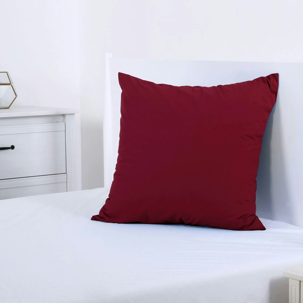Dreamaker 250 Thread Count European Pillowcase