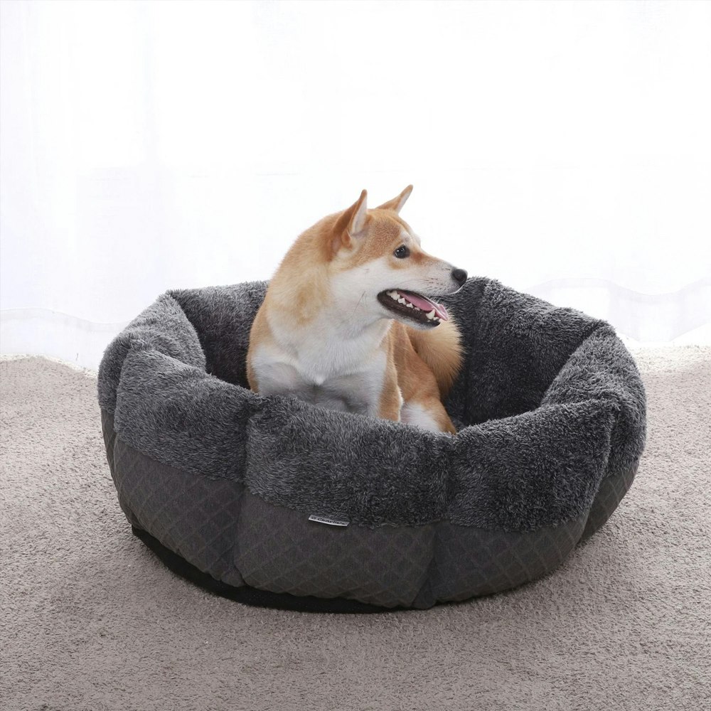 Charlie's Pet Round Faux Fur Calming Pet Bed 2