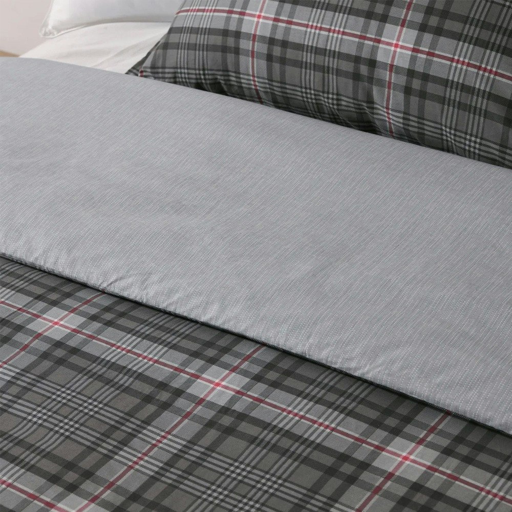Dreamaker Heston 100% Cotton Reversible Quilt Cover Set