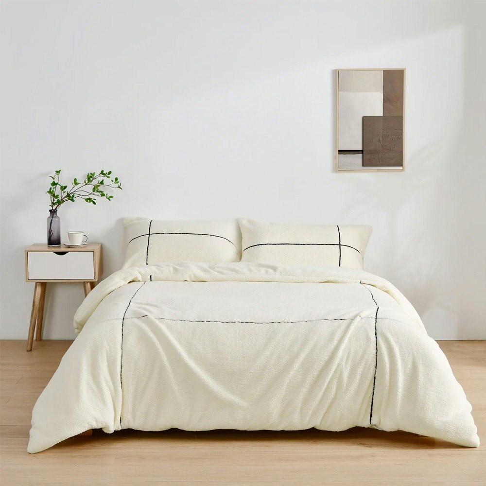 Dreamaker Jasper Teddy Fleece Quilt Cover Set Snow