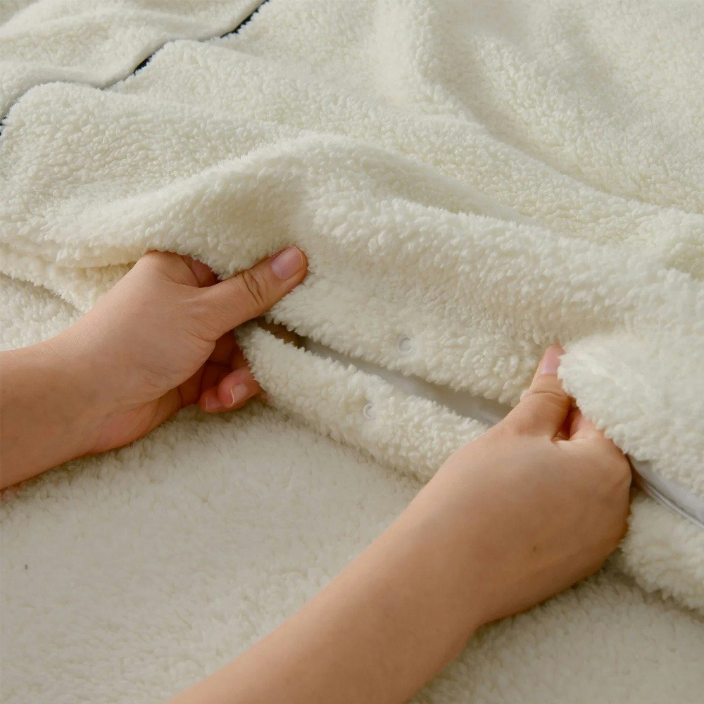 Dreamaker Jasper Teddy Fleece Quilt Cover Set Snow