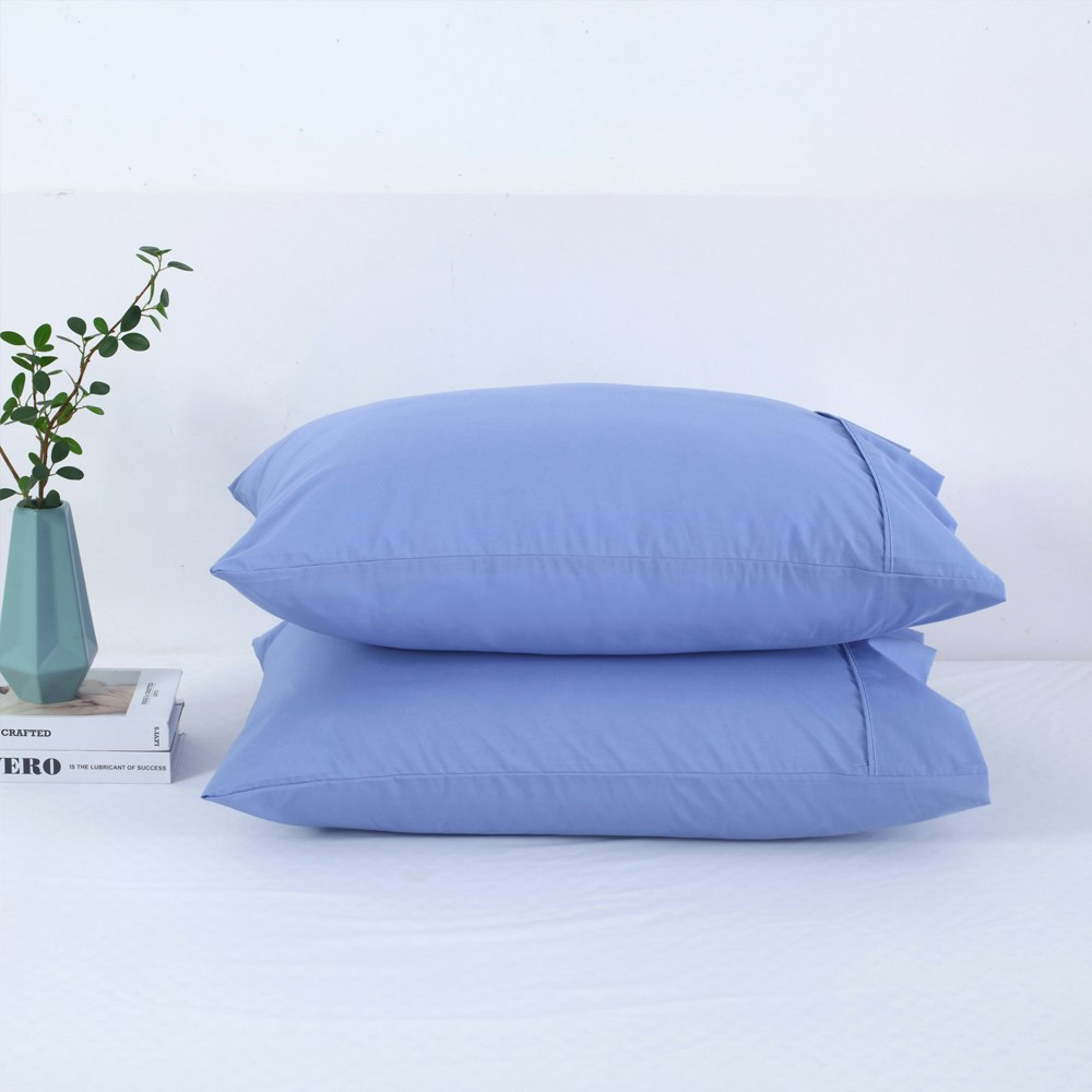 Dreamaker 250 Thread Count Standard Pillowcase
