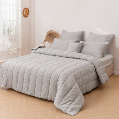 Dreamaker Lennox Chevron 6 Piece Comforter Set