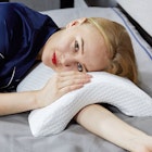SleepLabs Arm Arch Contoured Memory Foam Pillow with Pillowcase Lifestlye Image