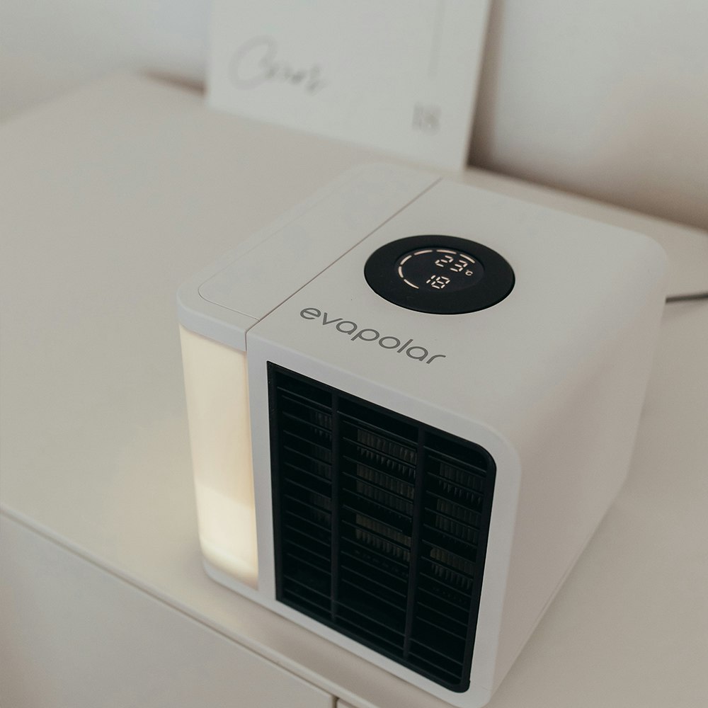 Evapolar evaLIGHT plus Evaporative Personal Air Cooler Lifestyle