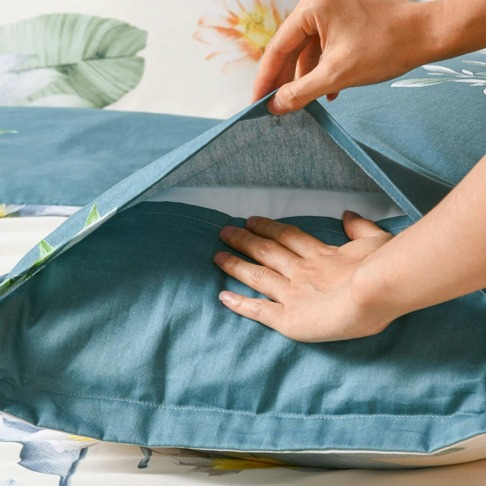 Dreamaker Lilo 100% Cotton Reversible Quilt Cover Set
