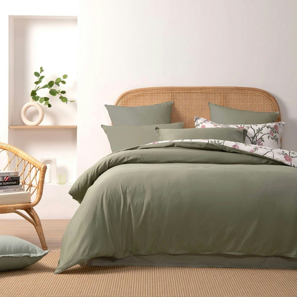 Dreamaker Magnolia 100% Cotton Reversible Quilt Cover Set
