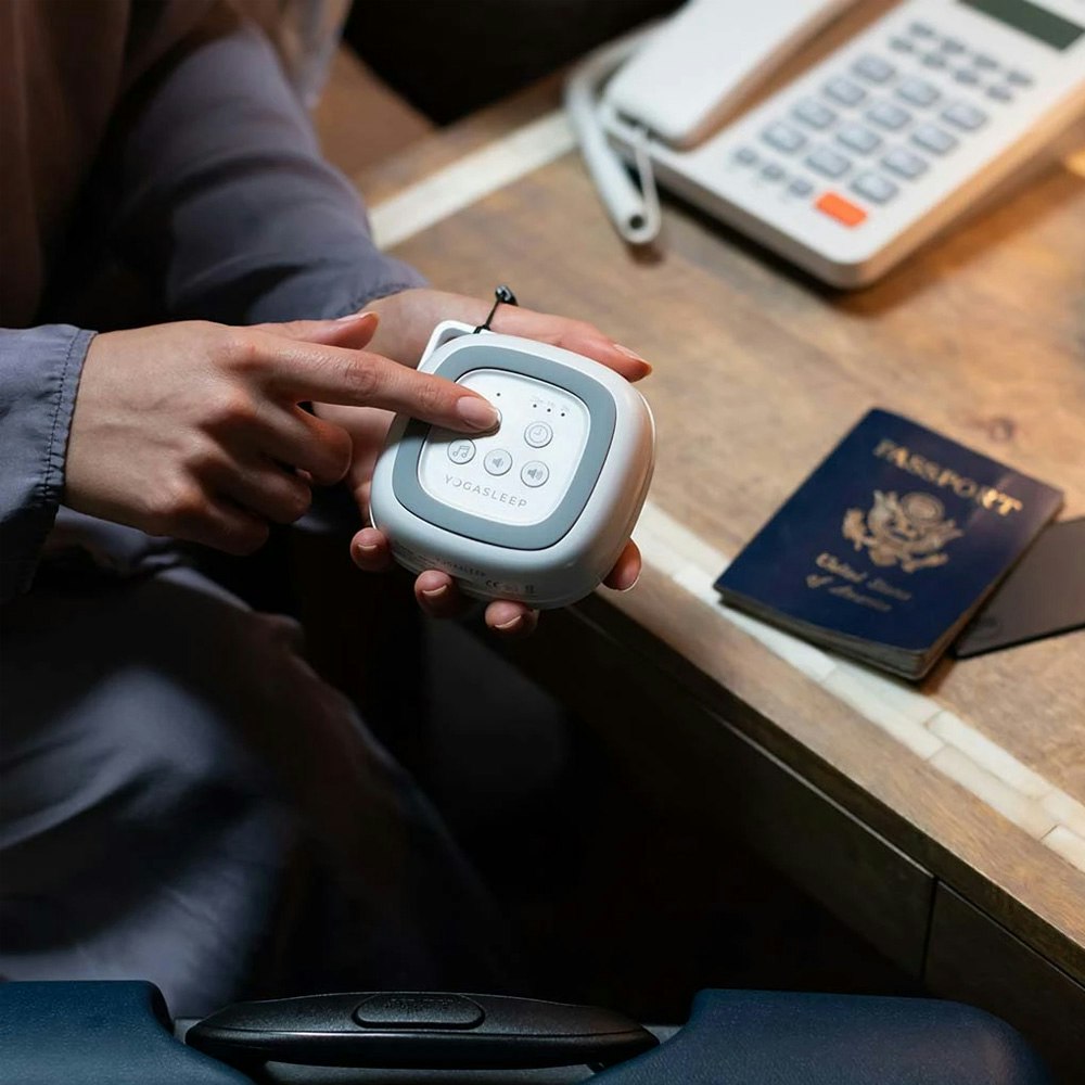 Marpac YogaSleep Travelcube Sound Machine Lifestyle 2