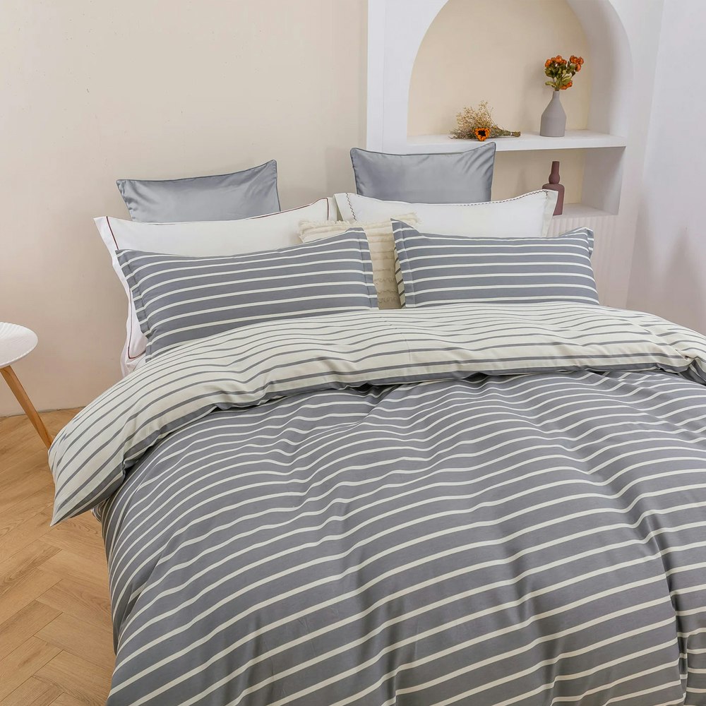 Dreamaker Miller Stripe 100% Cotton Reversible Quilt Cover Set