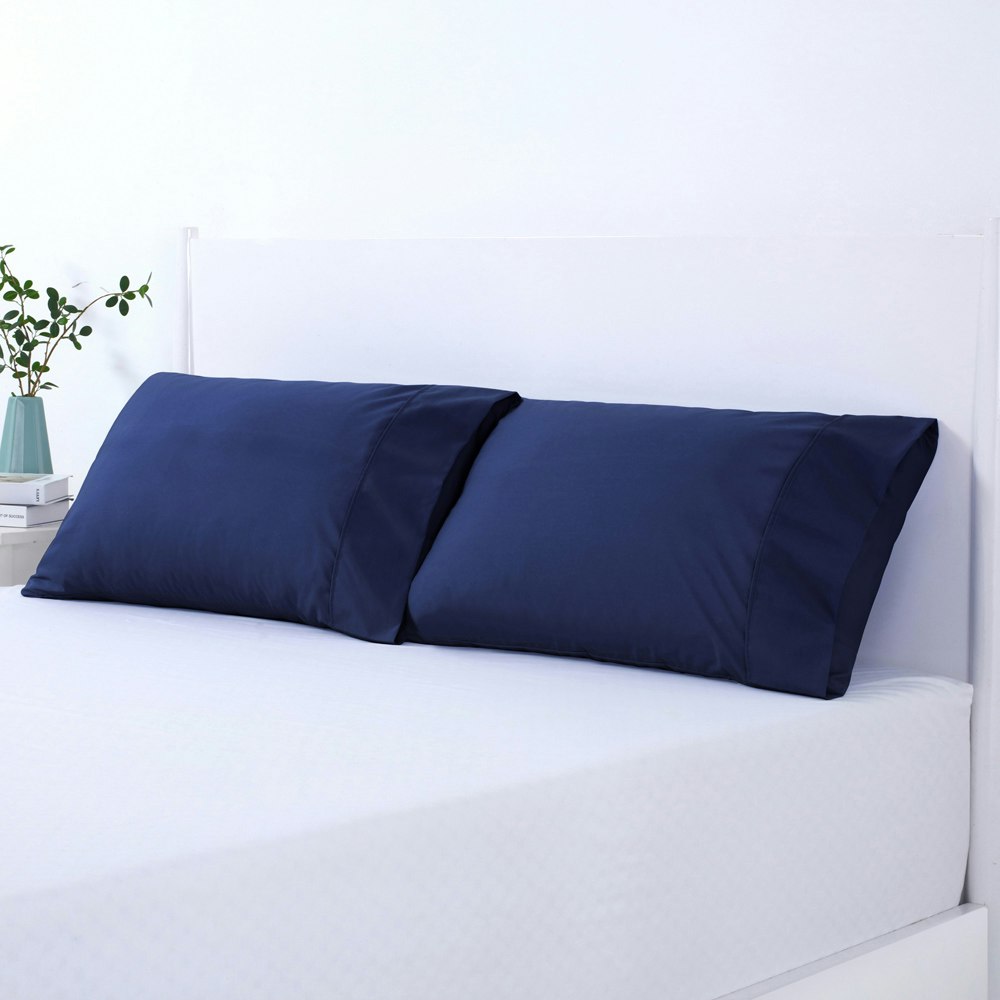 Dreamaker 250 Thread Count Standard Pillowcase