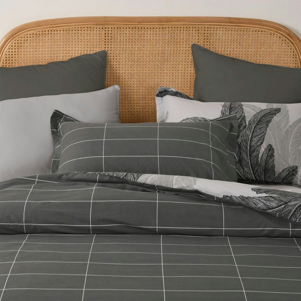 Dreamaker Nori 100% Cotton Reversible Quilt Cover Set